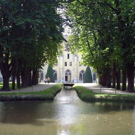 Superbe Appartement En Plein Centre Ville Viarmes Exterior photo
