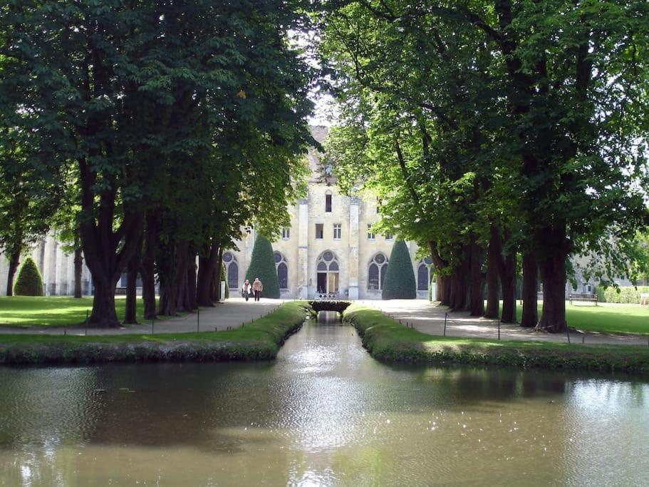 Superbe Appartement En Plein Centre Ville Viarmes Exterior photo